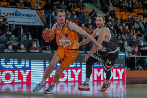 作和讨论 作和讨论